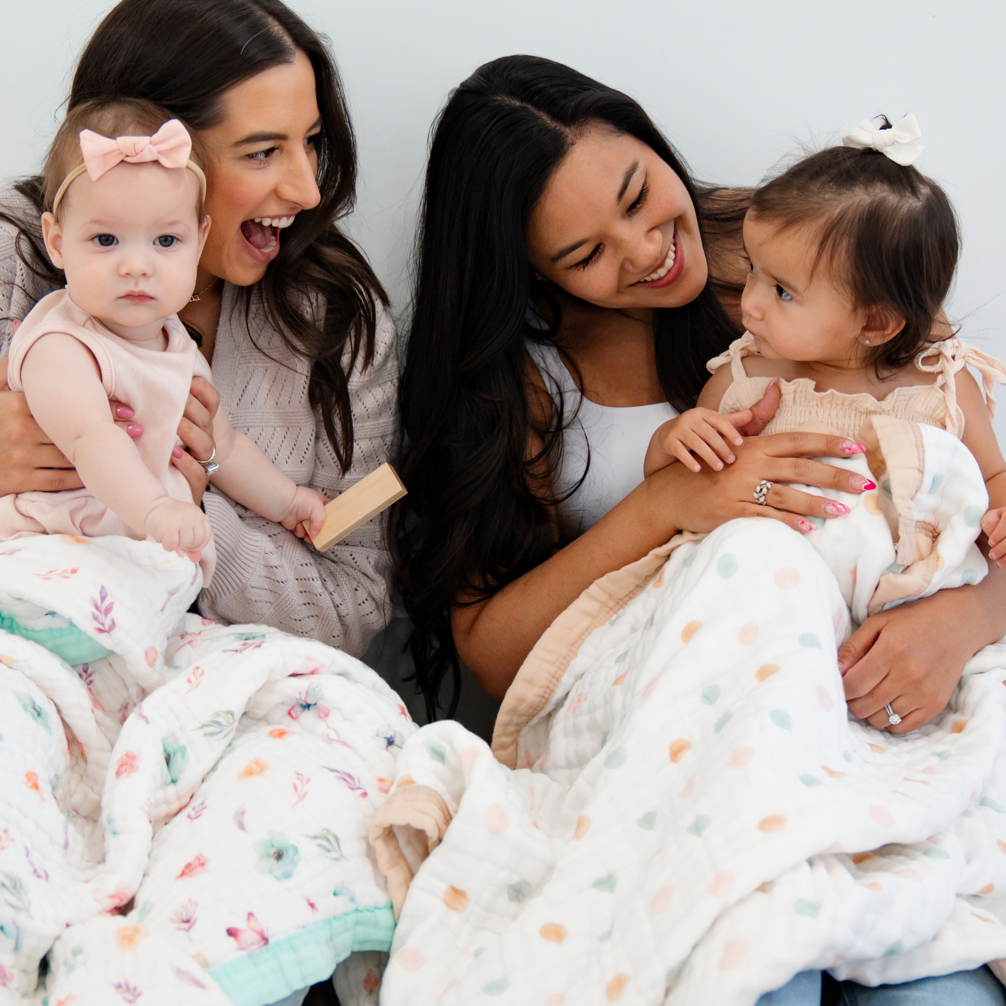 &quot;Neutral Dot&quot; 100% Organic Cotton Baby &amp; Toddler Blanket